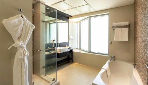 Premium One-Bedroom King Suite with Kitchen