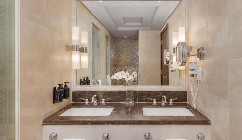 Signature Suite City View