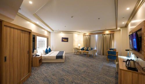 Deluxe King Room