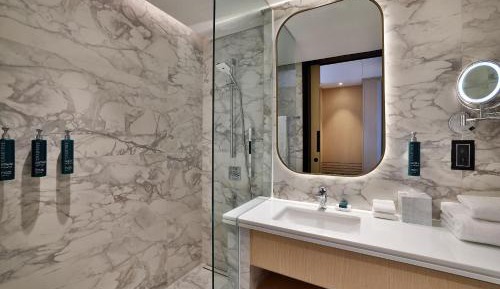 One-Bedroom King Suite