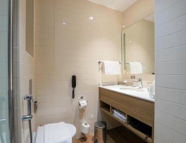 Standard King Room