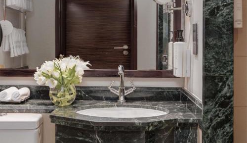 Junior Suite with City View