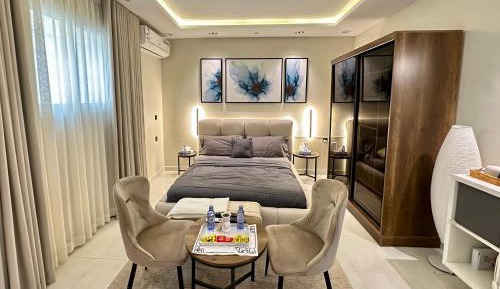 Studio Apartment with Queen Bed