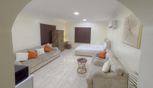 Deluxe Studio