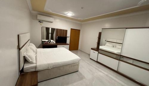 Classic One-Bedroom Apartment with King Bed