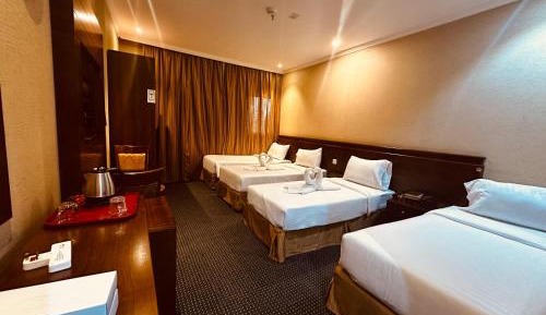 Quadruple Room with Private Bathroom
