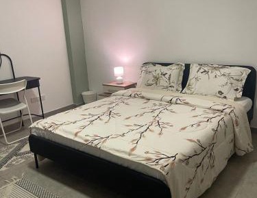 One-Bedroom Loft Apartment with One Queen Bed