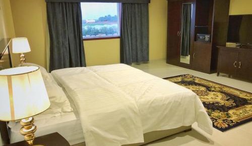 Deluxe Double Room (2 Adults + 1 Child)