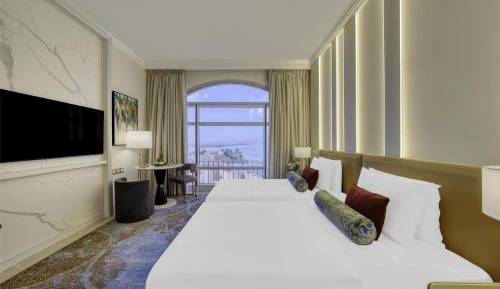 Deluxe Lagoon View Twin Room