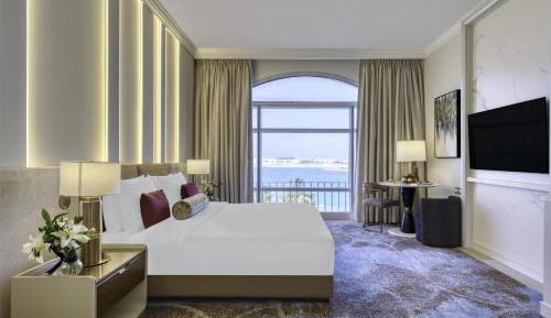 Grand Deluxe Sea View King Room