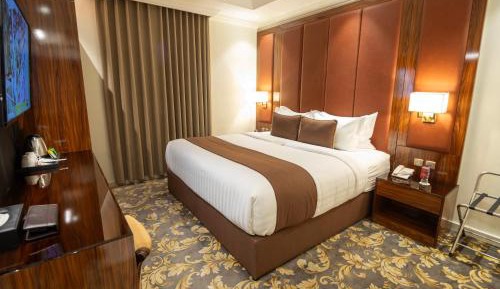 Deluxe King Room