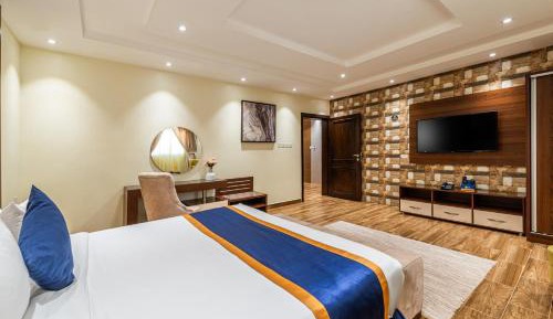 Deluxe King Suite
