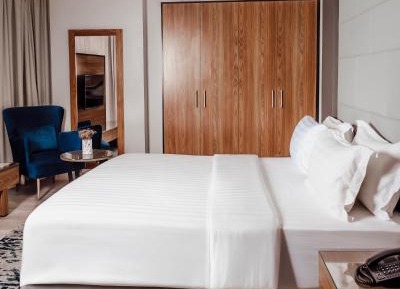Deluxe One-Bedroom Suite