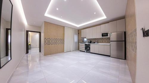 Deluxe One-Bedroom Apartment
