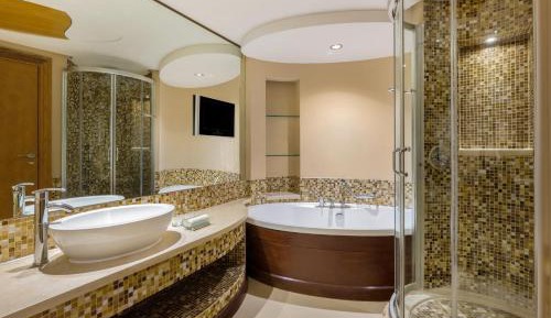 Grand Deluxe King Room - Guaranteed 3pm Late Check Out and 20% Discount on F&B (applicable only on weekdays)