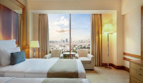 Luxury Twin Room with City View - Guaranteed 3pm Late Check Out and 20% Discount on F&B (applicable only on weekdays)