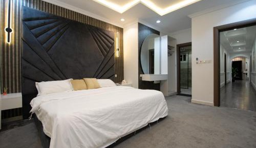 Three-Bedroom Apartment 4