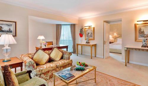 Executive Suite King With Club Lounge Access