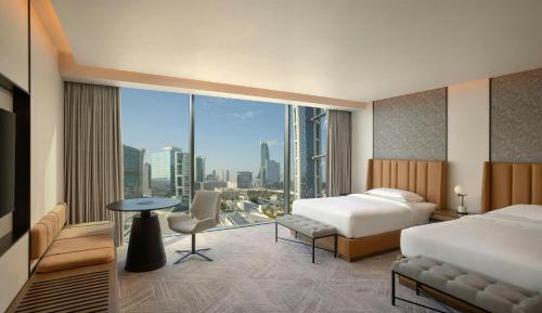 Club Queen, Club Lounge access, Guest Room, 2 Queen