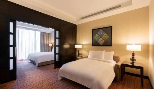 King Studio Suite with Sofa Bed and City View