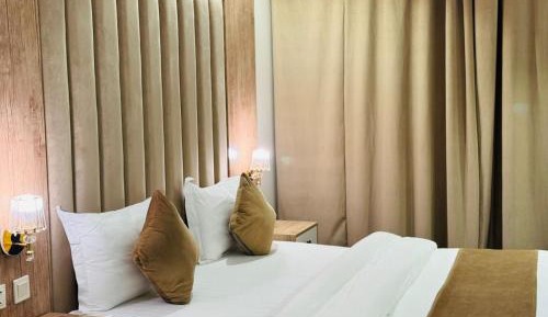Studio with Spa Bath