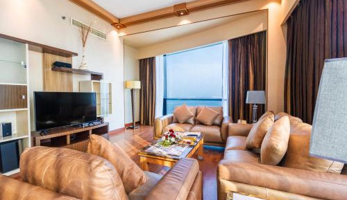 Three-Bedroom Suite with Sea View