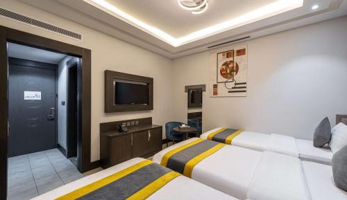 Standard Room with Three Single Beds - Non-Smoking