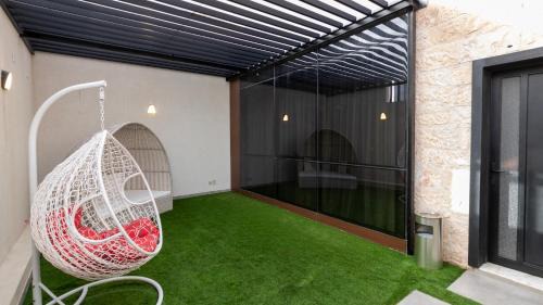 Queen Room with Garden View
