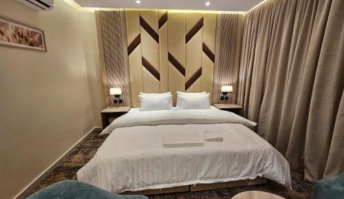 Deluxe Double Room with Side Sea View