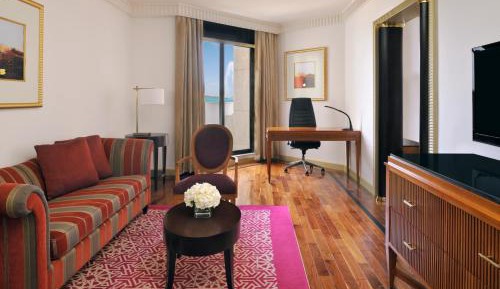 One-Bedroom Suite with Sea View