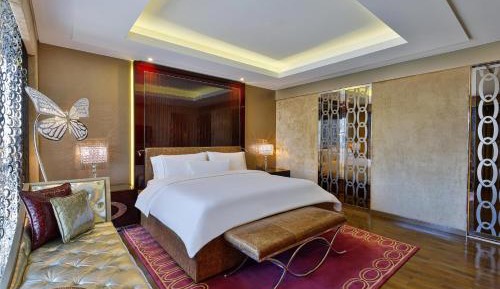 Royal Suite, Club Access, Suite, 1 King