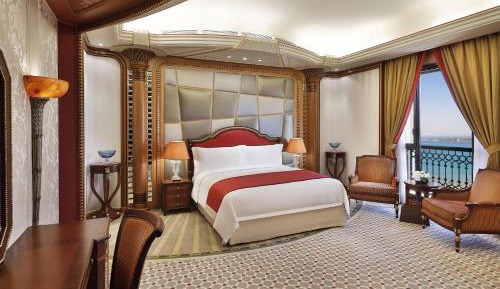 Executive One-Bedroom King Suite with Sea View