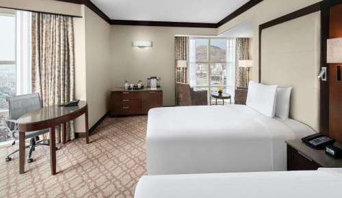 Twin Deluxe Room with Partial Haram View