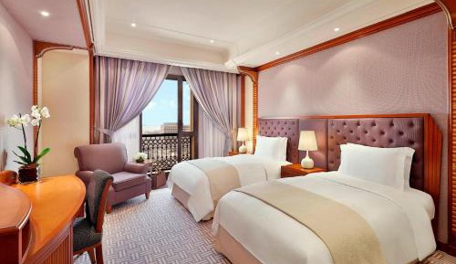 Club Room, Club lounge access, City view