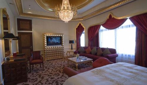 King Junior Suite with City View