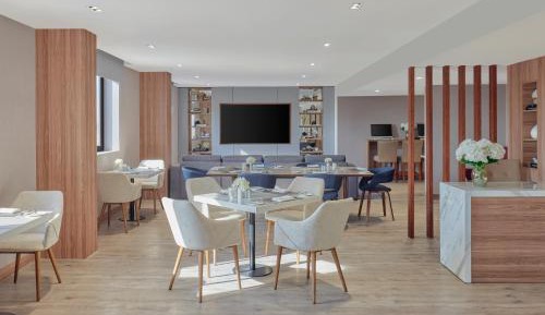 1 King One-Bedroom Suite Club Floor