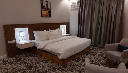 Deluxe Suite with Spa Bath