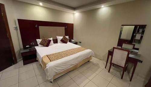 Deluxe One-Bedroom Apartment
