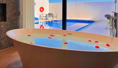 One Bedroom Grande Studio With Private Pool