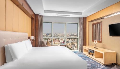 Business Suite King City View