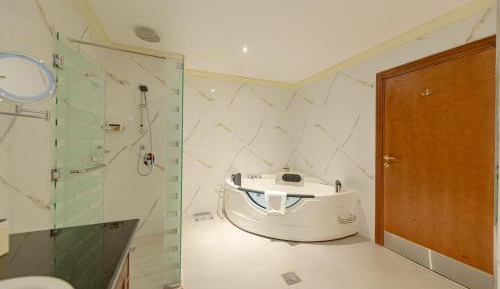 Executive Suite with panoramic view and Jacuzzi