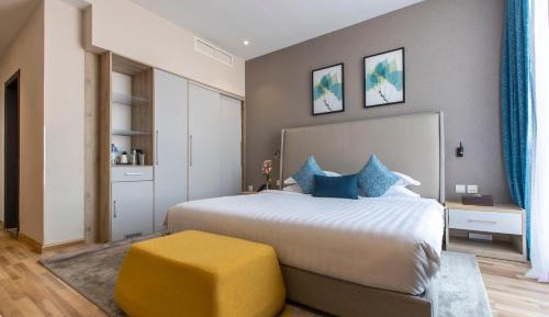 Deluxe Double Room (2 Adults + 1 Child)