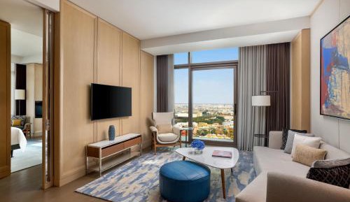 Horizon Suite City View King With Balcony