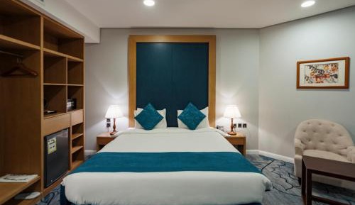 Deluxe King Room