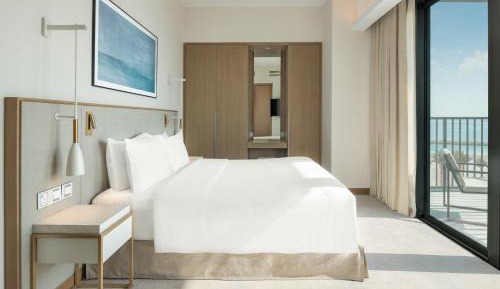 Deluxe Sea View Suite
