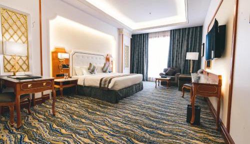 Premier Deluxe Suite