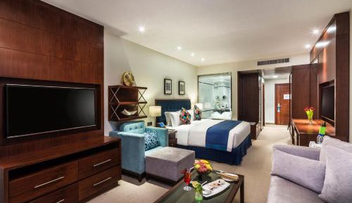 Spacious Room with Balcony & Jacuzzi
