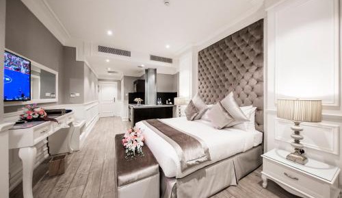Deluxe Room King Bed