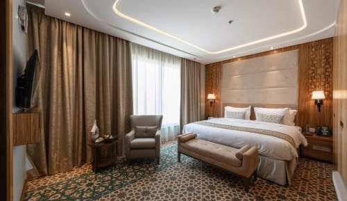 Deluxe King Room