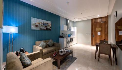 Premier  King One-Bedroom Apartment